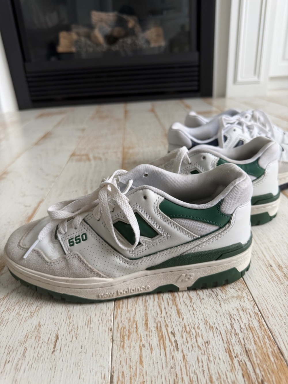 New Balance 550 - Picture 2 of 4